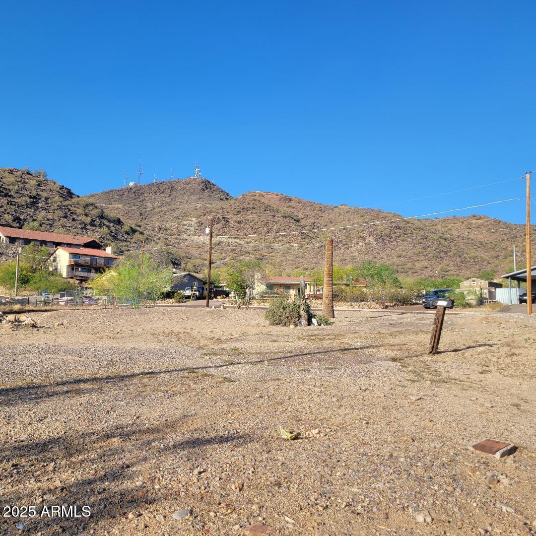 1544 W SHANGRI LA Road 101