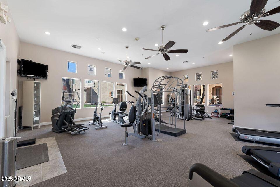 240 W JUNIPER Avenue 1053