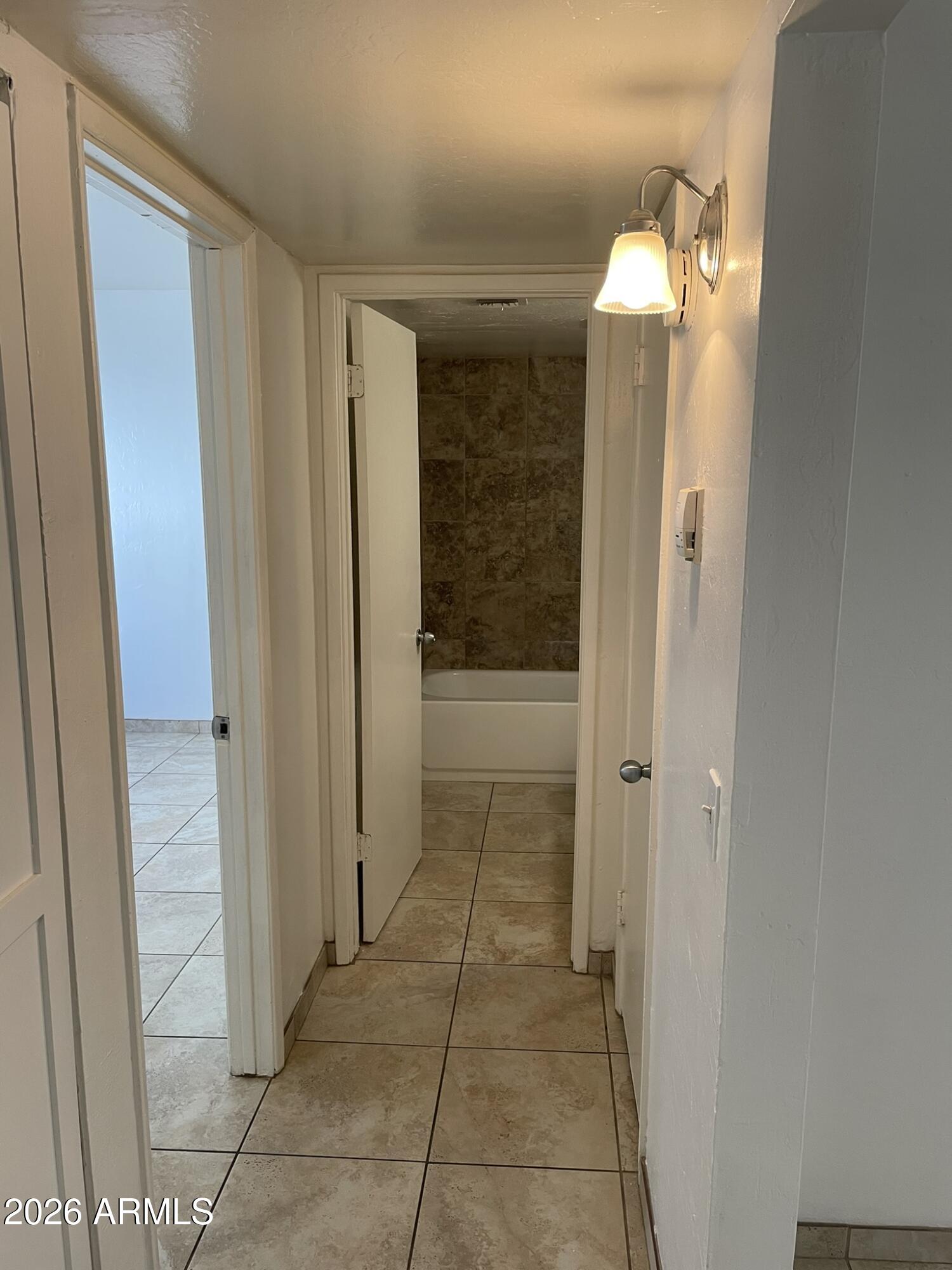 1222 E MOUNTAIN VIEW Road 106,102