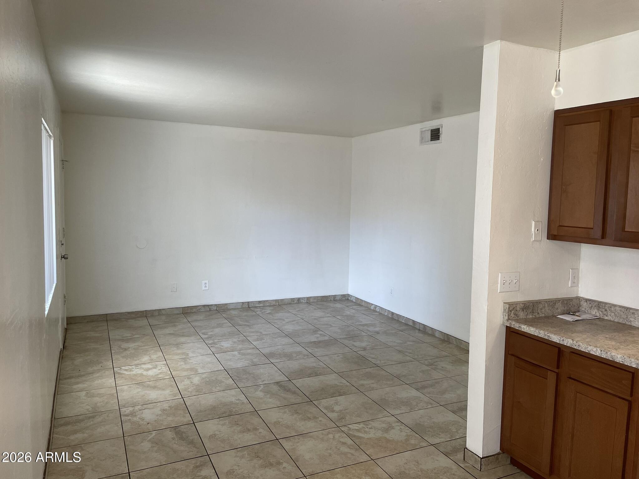 1222 E MOUNTAIN VIEW Road 106,102