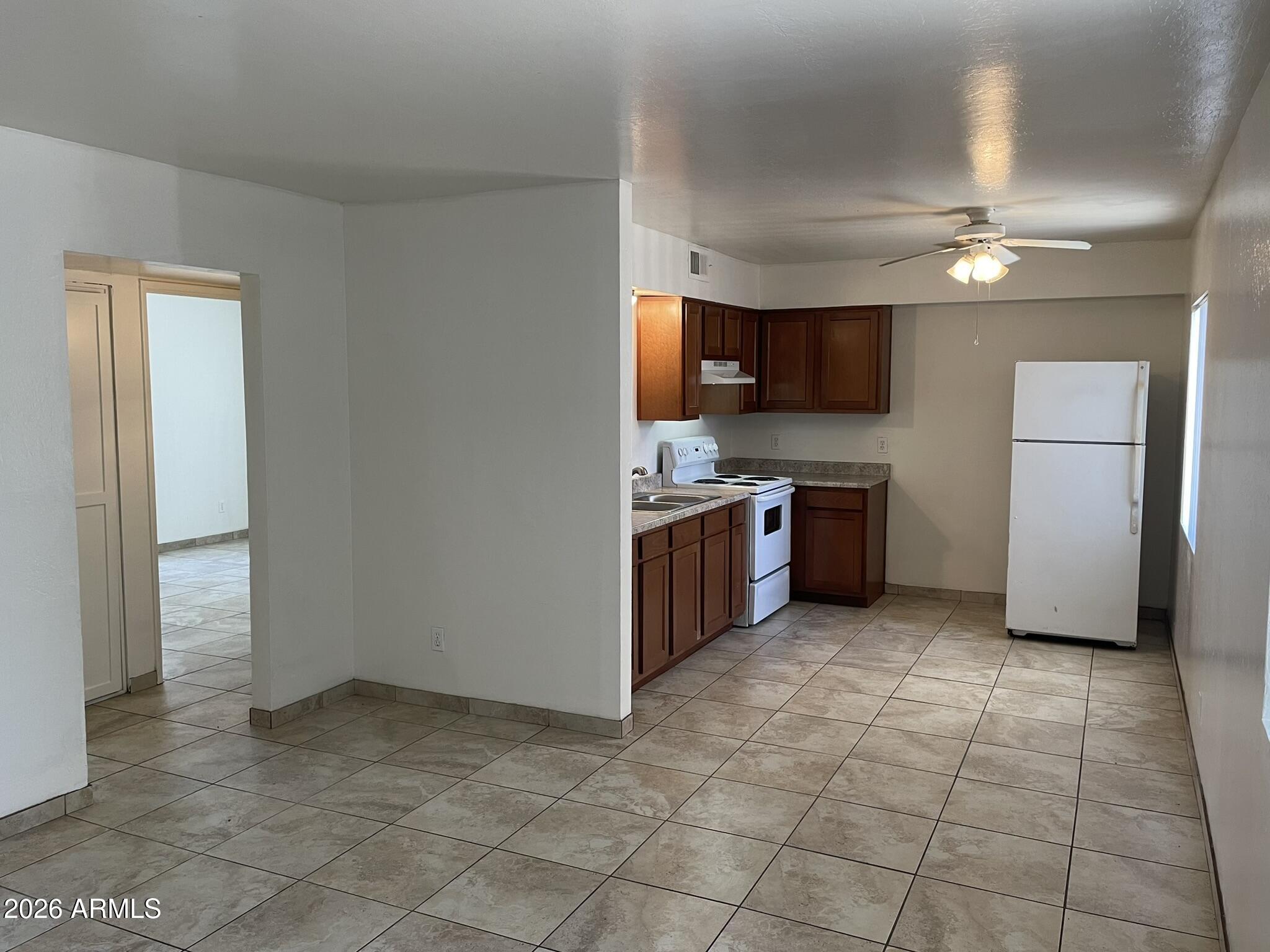 1222 E MOUNTAIN VIEW Road 106,102