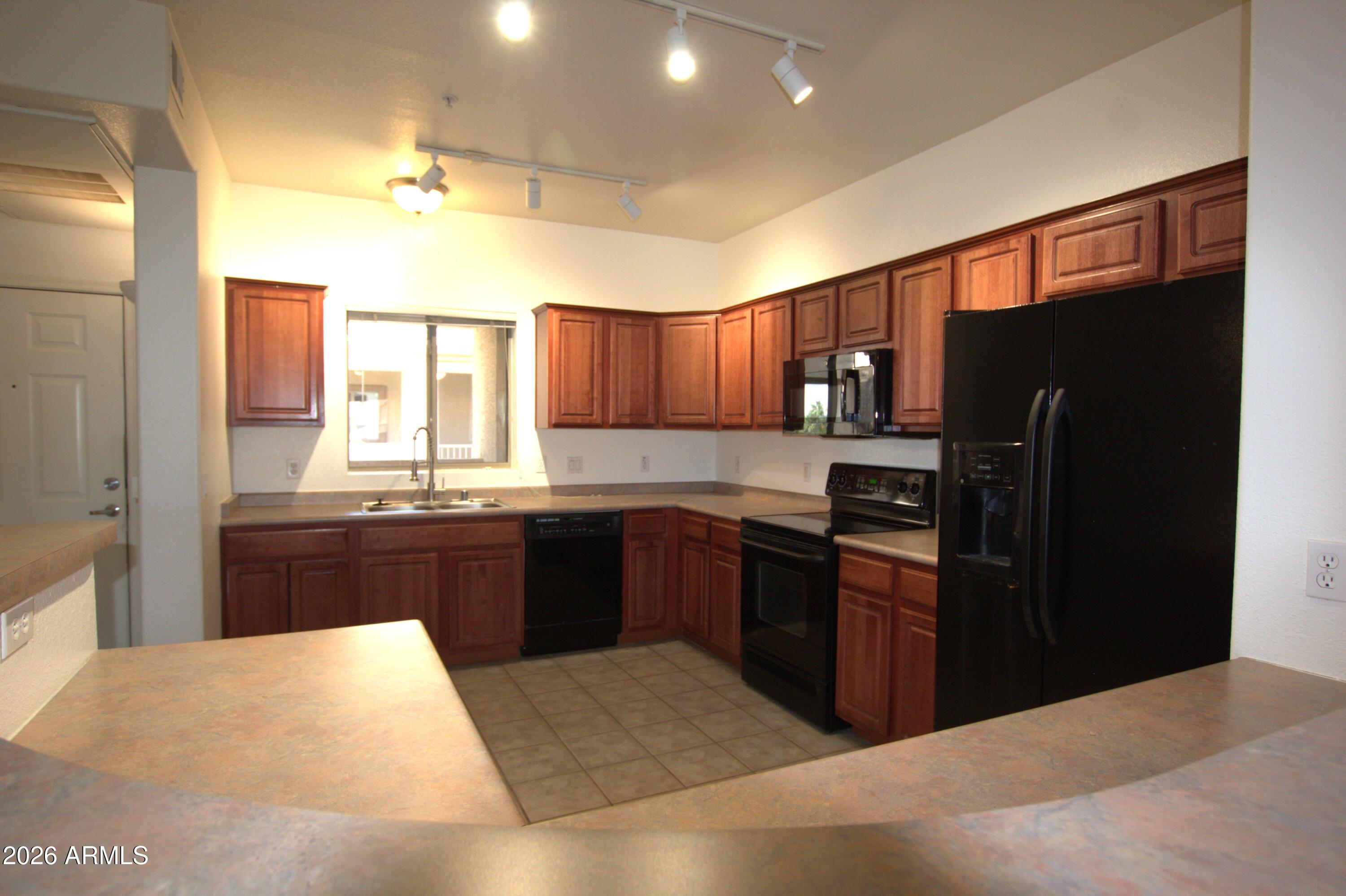 920 E DEVONSHIRE Avenue 4022