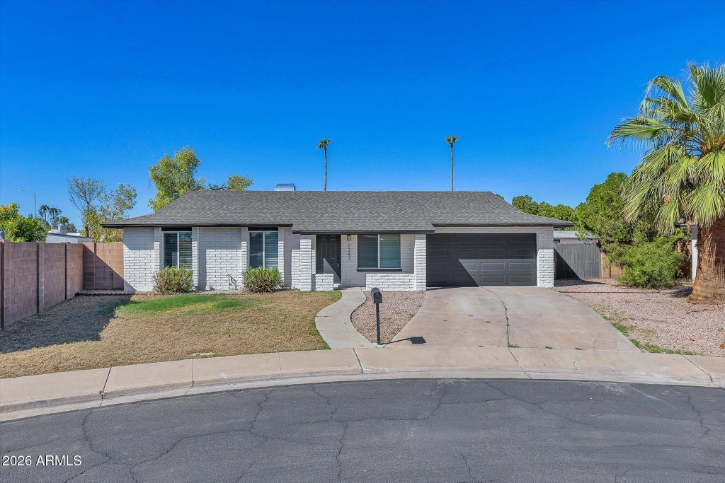 Photo of 2247 S Emerson Circle, Mesa, AZ 85210 (MLS # 7088515)