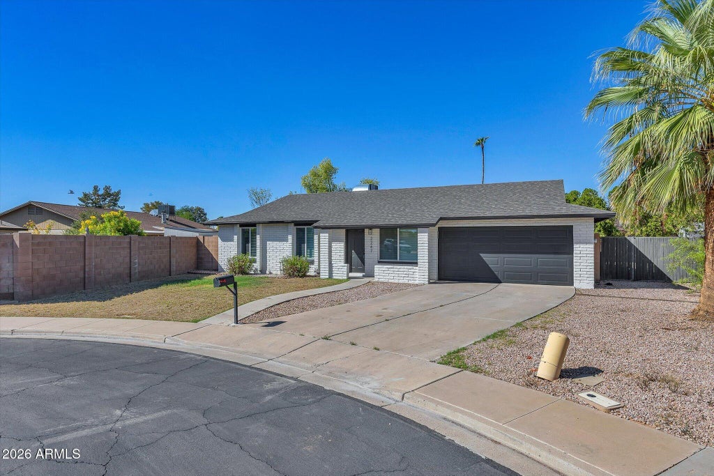 Photo of 2247 S Emerson Circle, Mesa, AZ 85210 (MLS # 7088515)