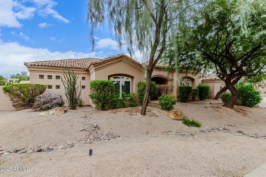 Photo of 700 N Dobson Road #11, Chandler, AZ 85224 (MLS # 6933457)