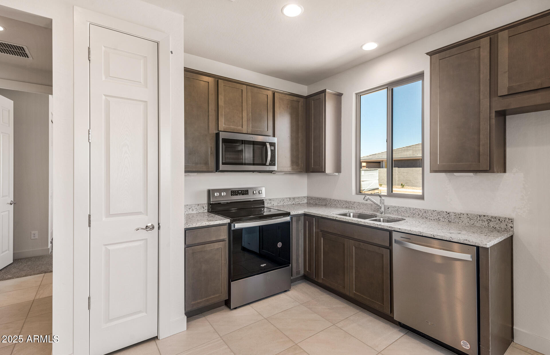 1372 W TREASURE Trail