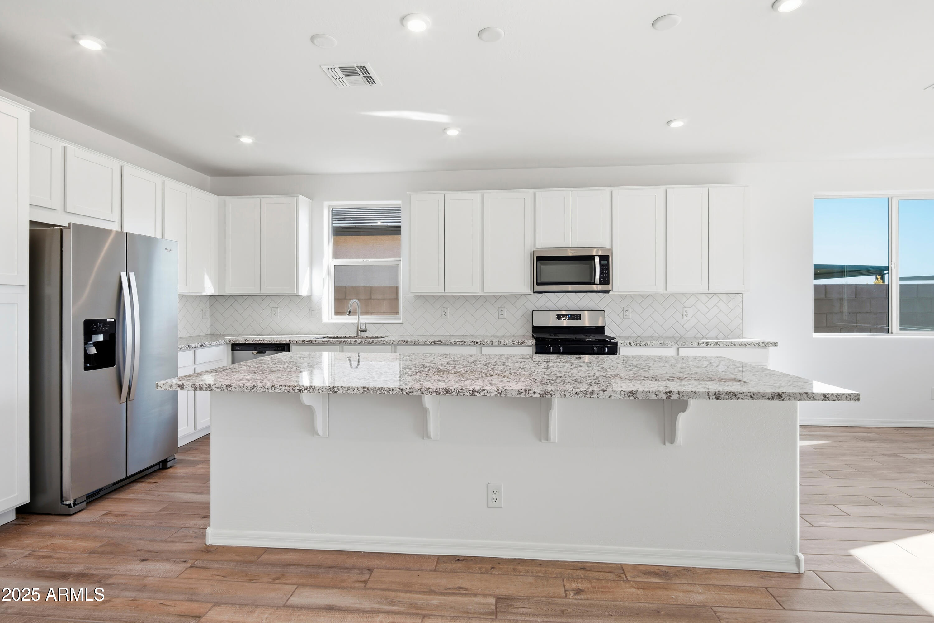 19015 W MARYLAND Avenue