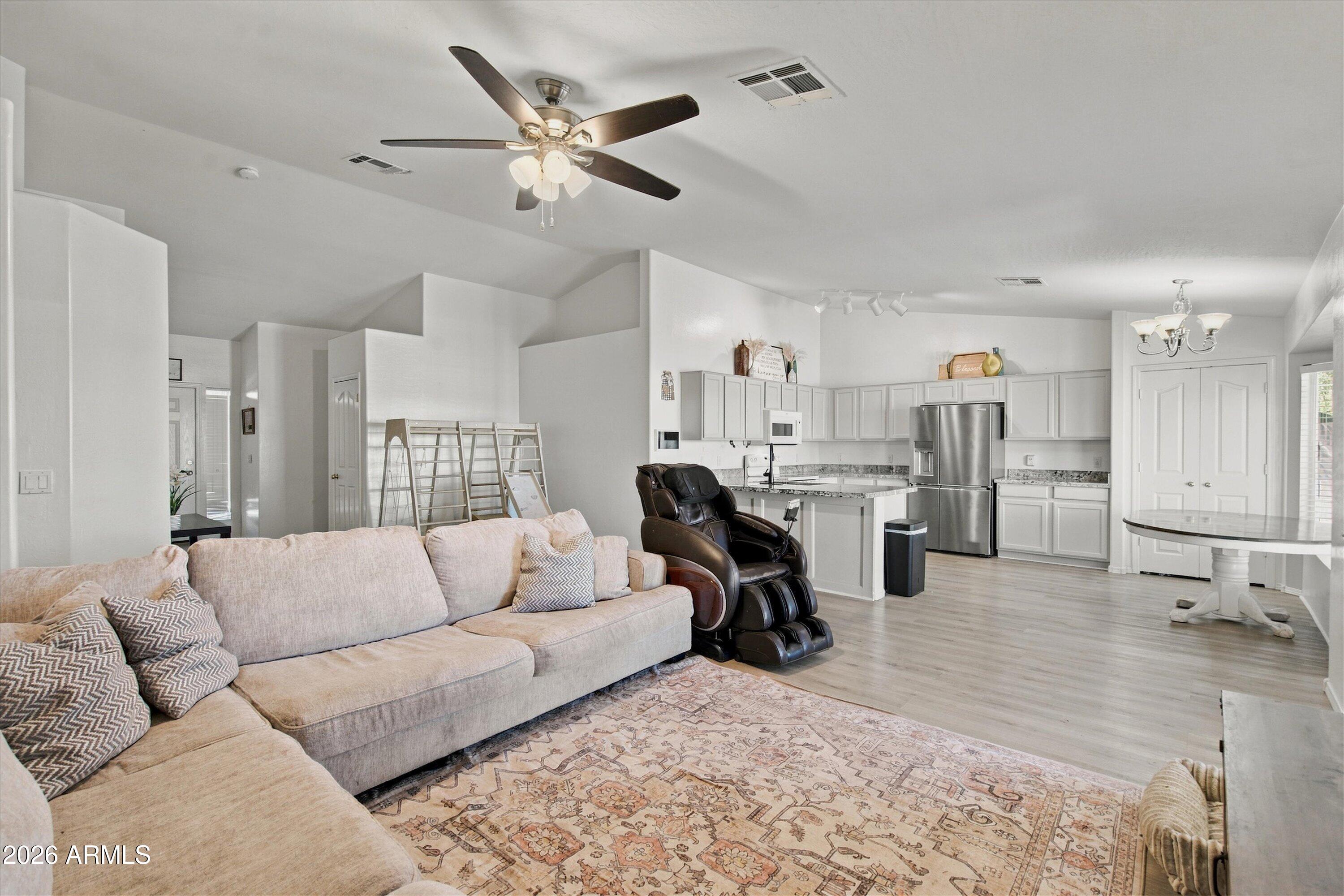 4416 E MEADOW LARK Way