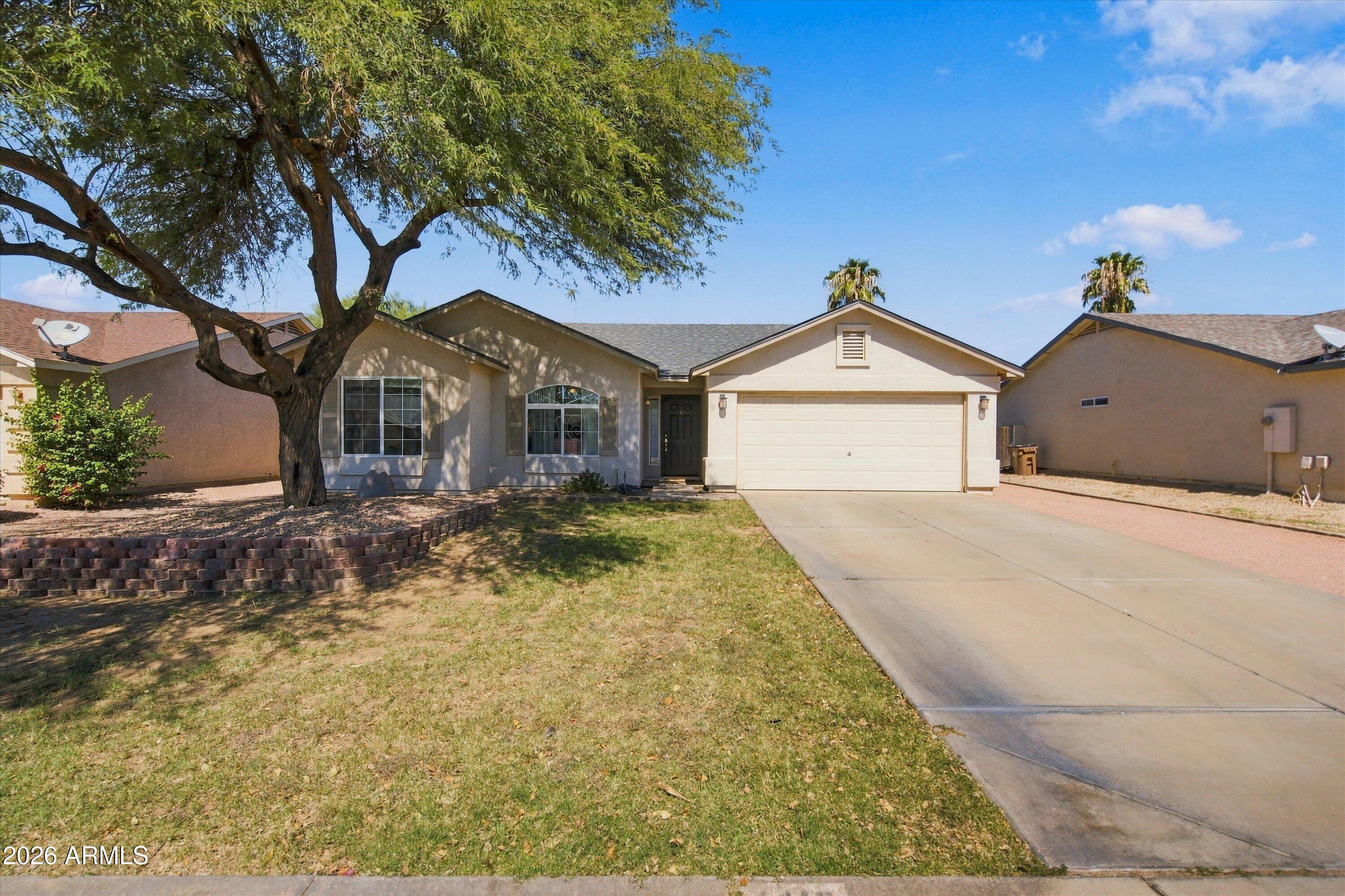 4416 E MEADOW LARK Way