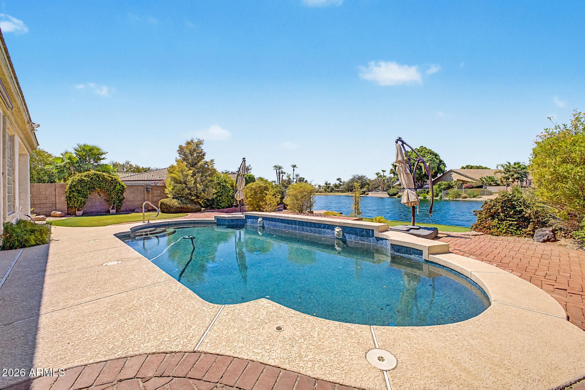7046 W ROSE GARDEN Lane