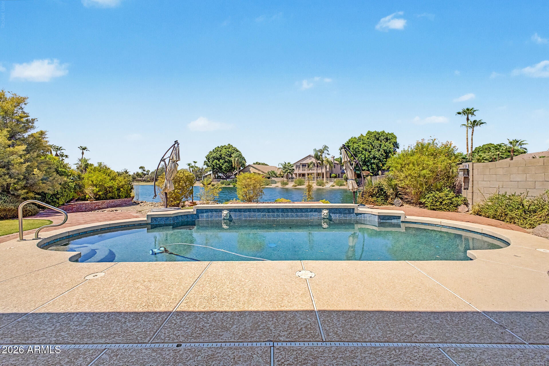 7046 W ROSE GARDEN Lane
