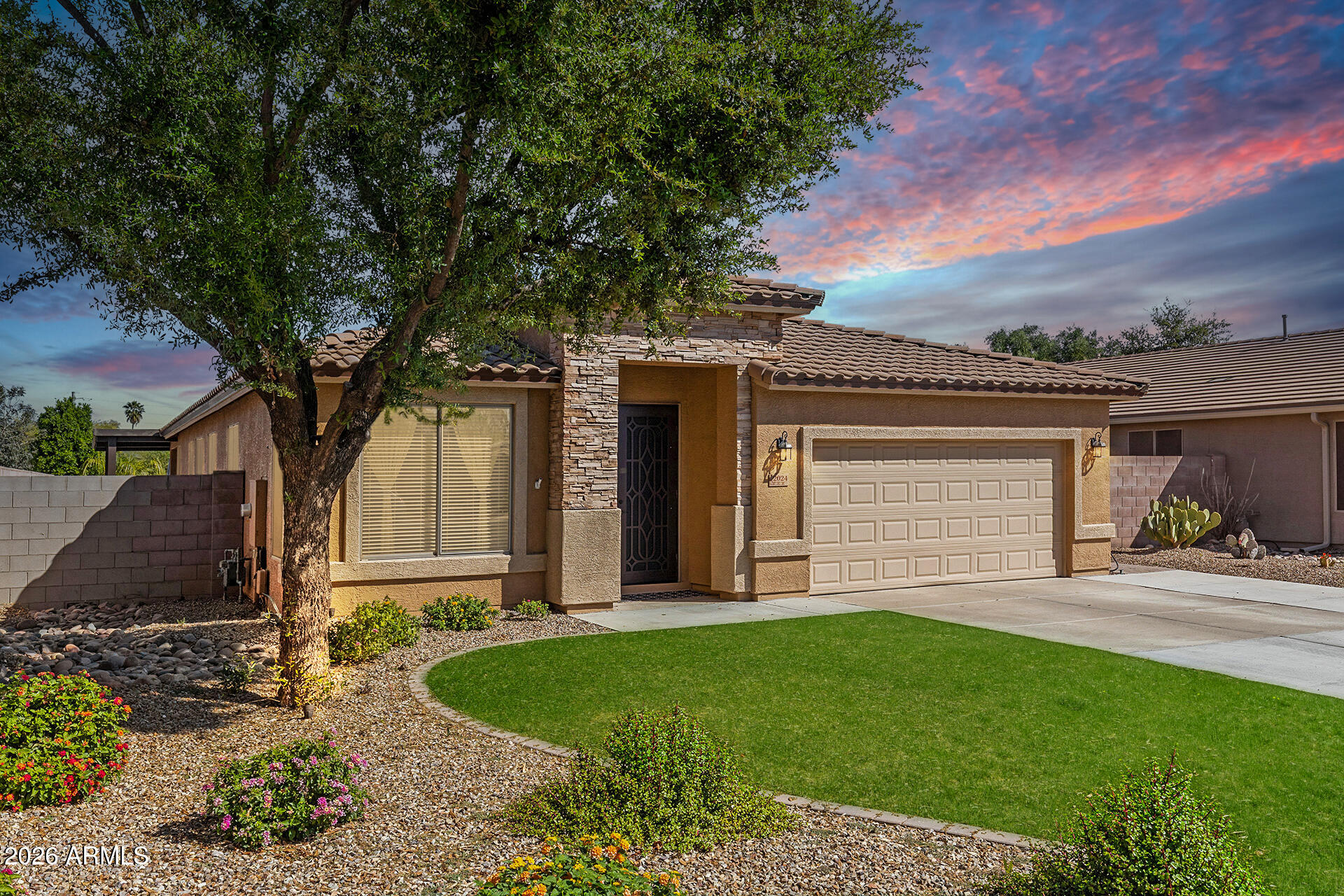 2024 E CHERRY HILLS Place