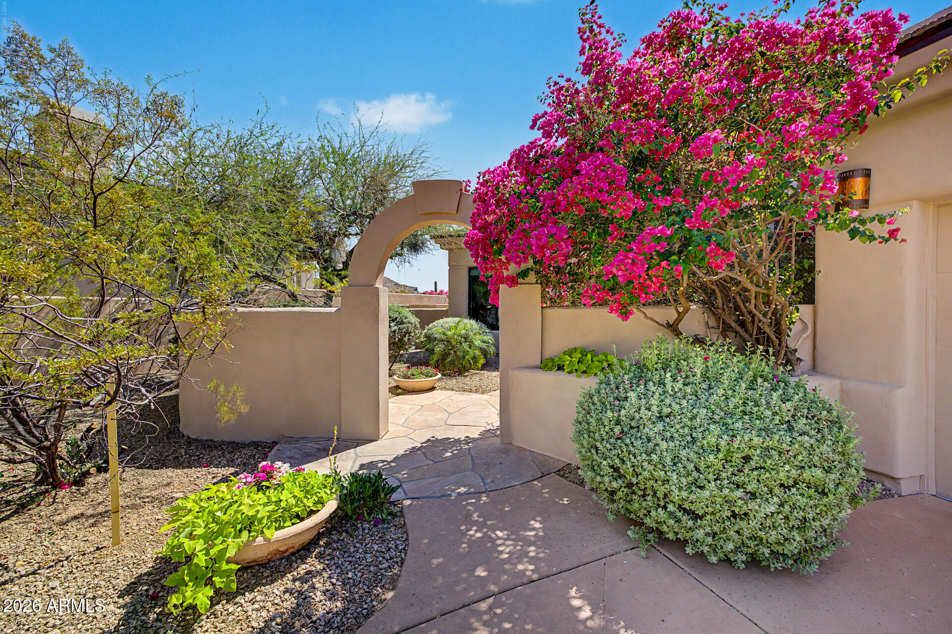 11075 E DESERT VISTA Drive