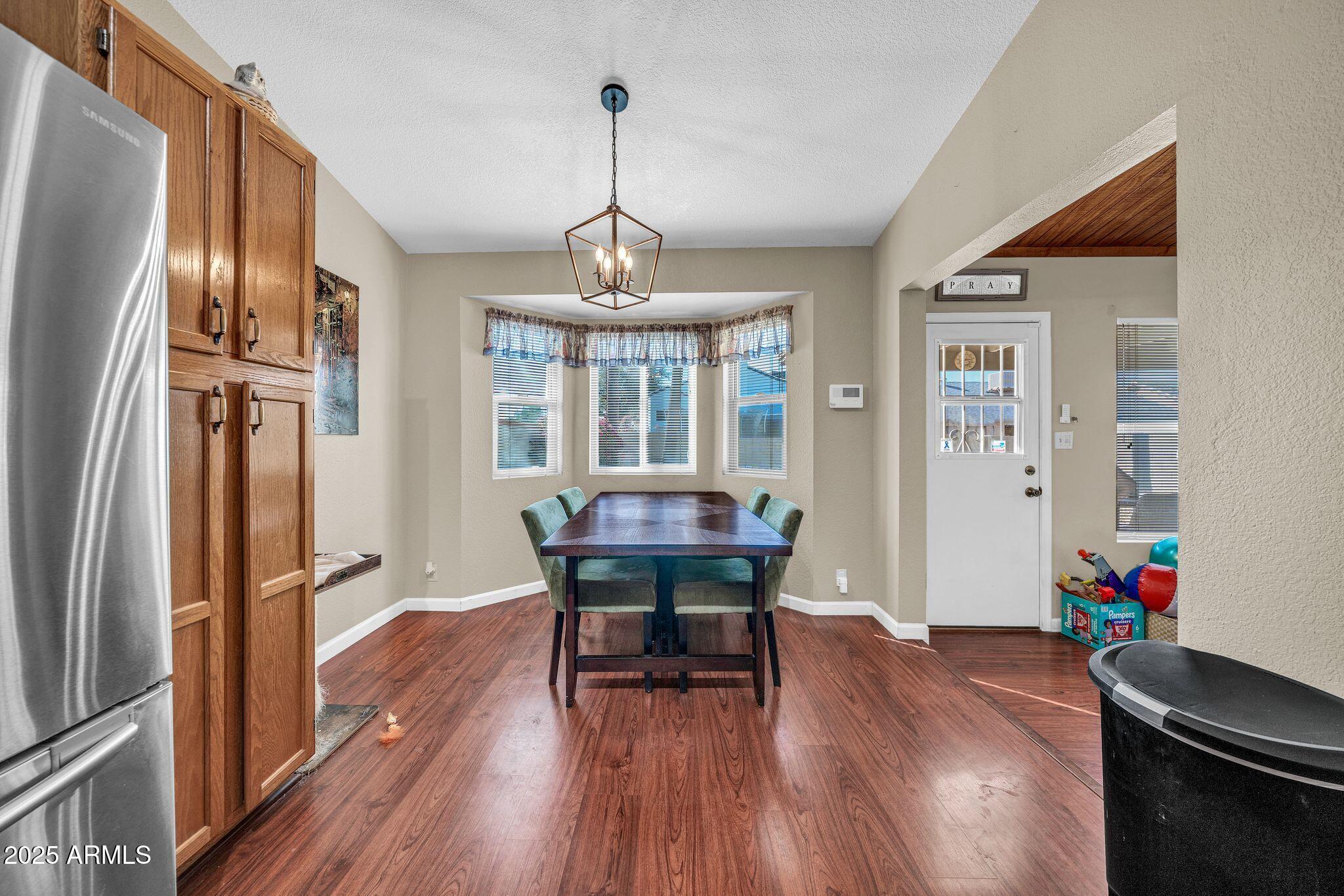 1531 E ROSEMONTE Drive