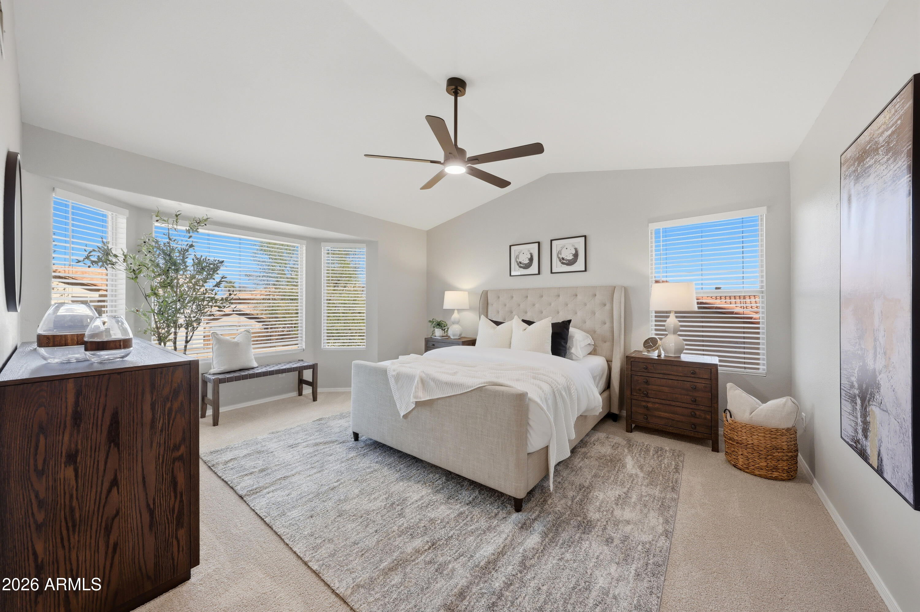 516 W SMOKE TREE Road