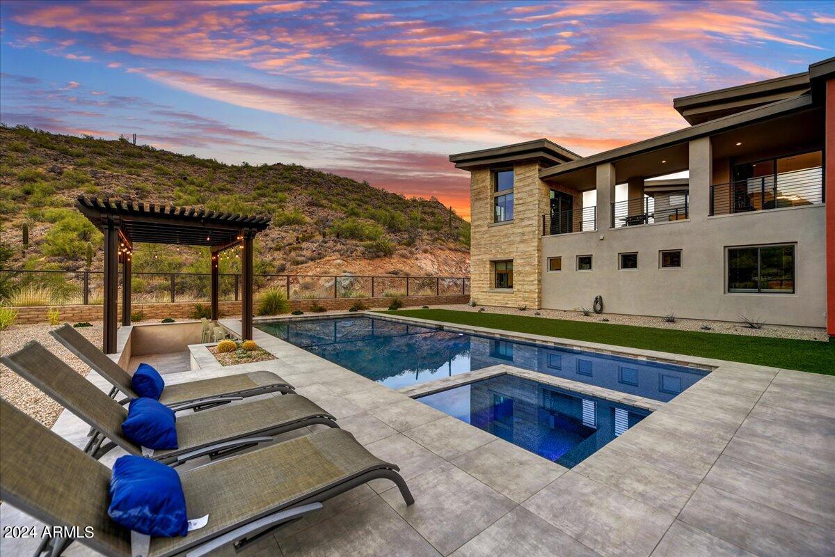 14256 N TERRITORY Trail