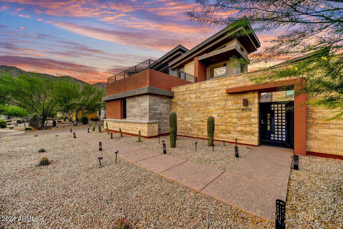 14256 N TERRITORY Trail