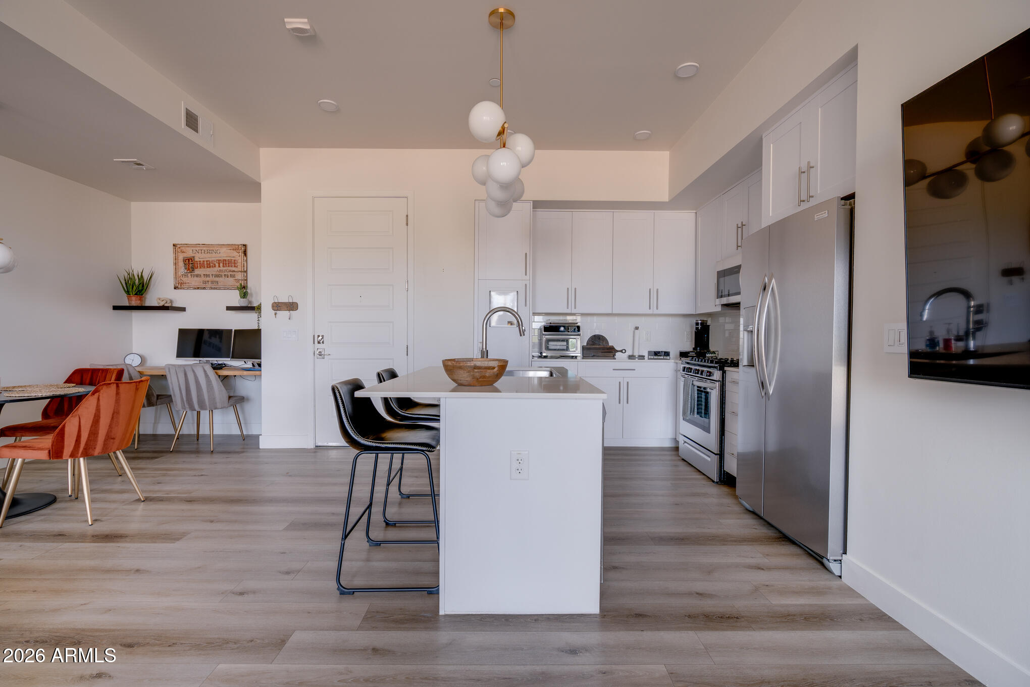 7300 E EARLL Drive 3022