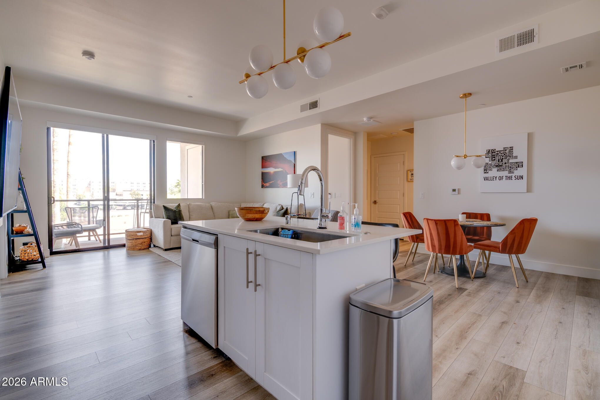 7300 E EARLL Drive 3022