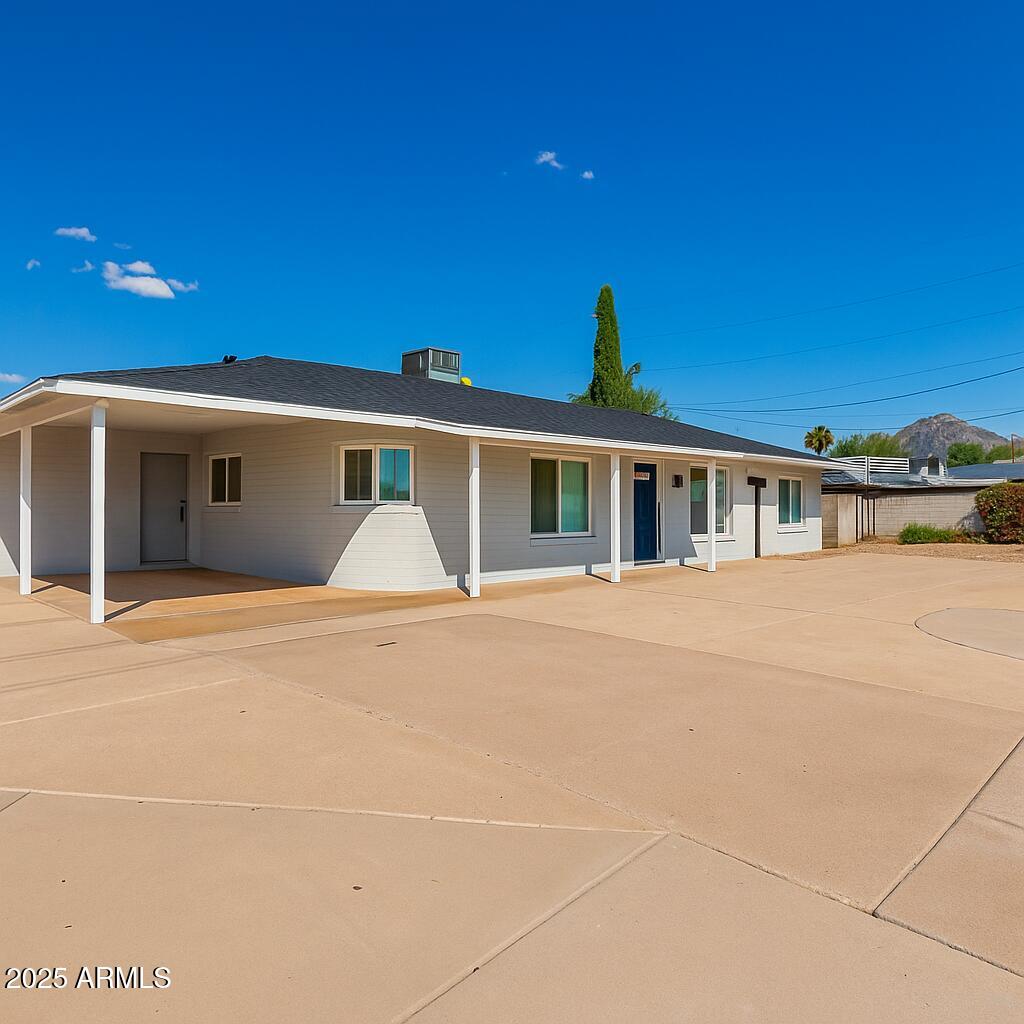 1106 E GLENDALE Avenue