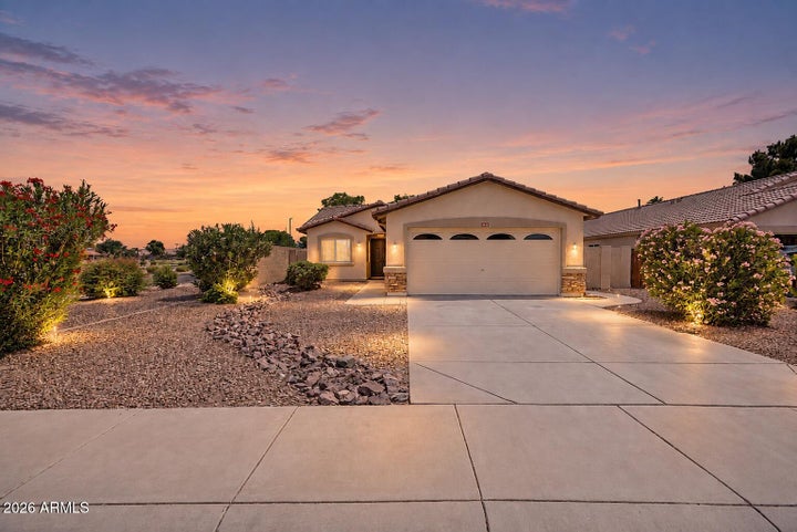 Photo 1 of 28 — 3661 E THUNDERHEART Trail, Gilbert, AZ 85297