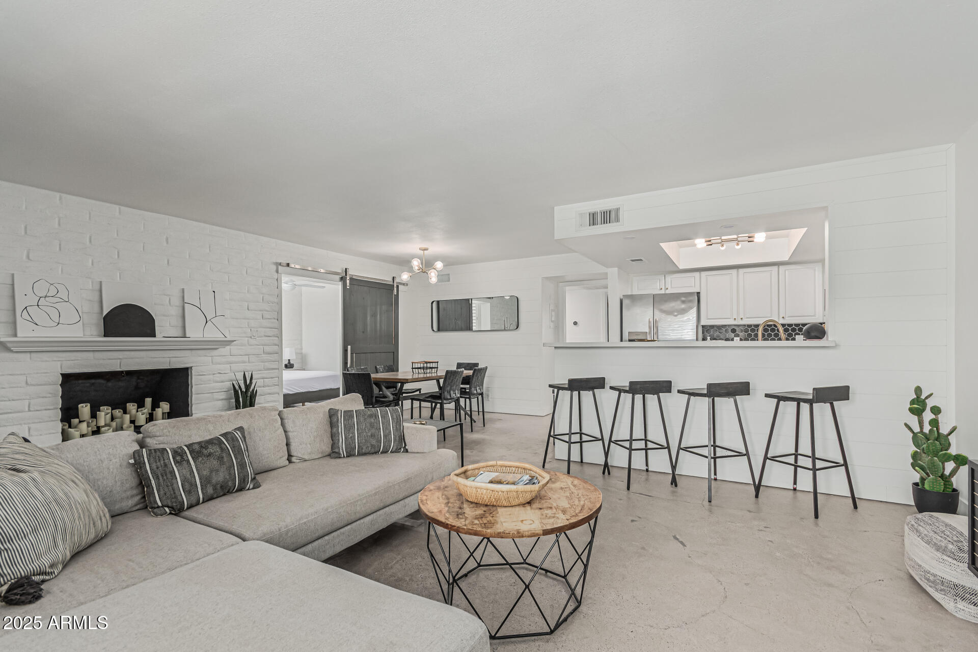 7401 E NORTHLAND Drive 4