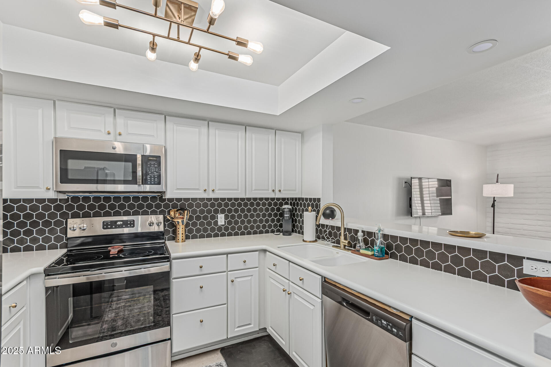 7401 E NORTHLAND Drive 4