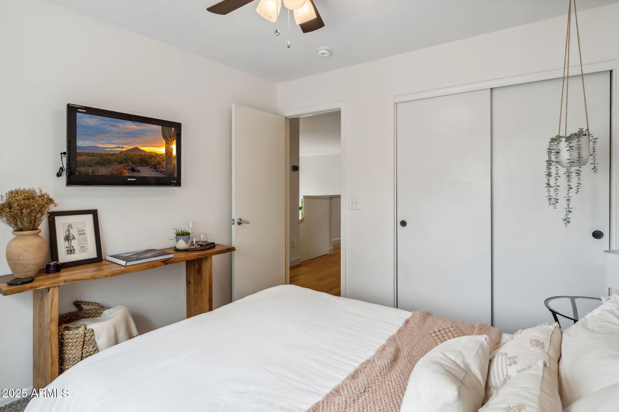 Cave Creek, Arizona 85331, United States, 4 Bedrooms Bedrooms, ,3 BathroomsBathrooms,Residential,Pending,130217