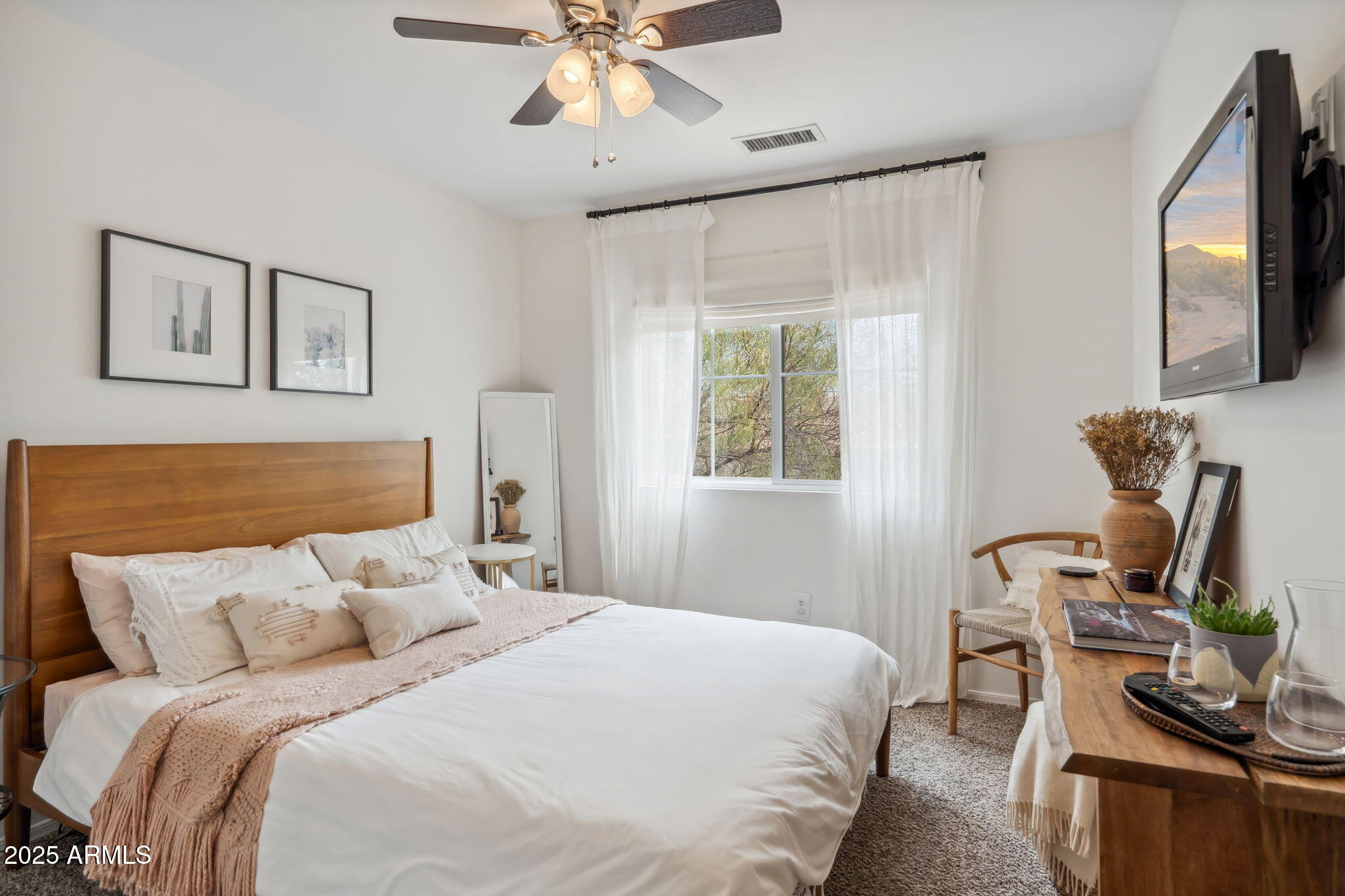 Cave Creek, Arizona 85331, United States, 4 Bedrooms Bedrooms, ,3 BathroomsBathrooms,Residential,Pending,130217