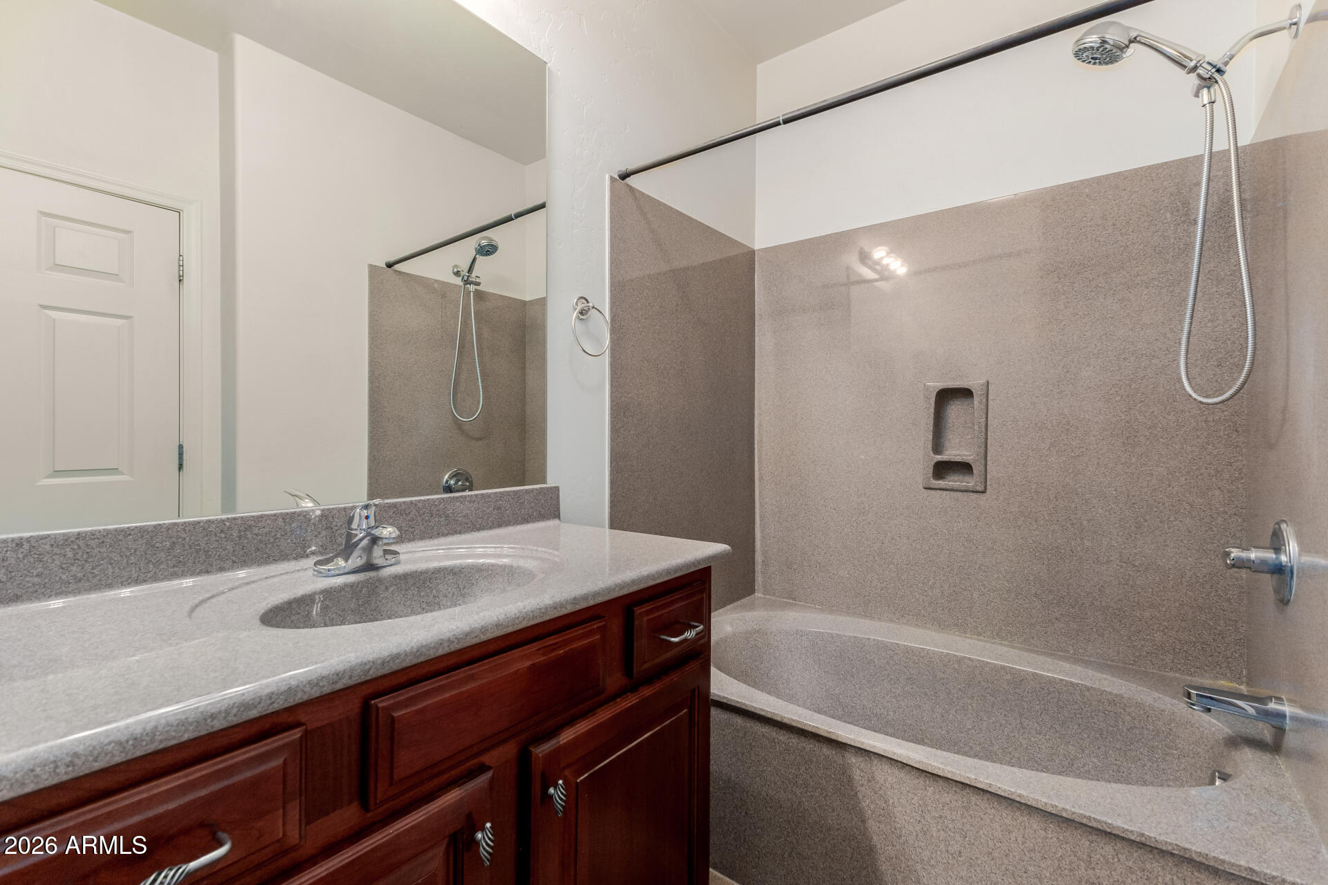 5450 E DEER VALLEY Drive 3019