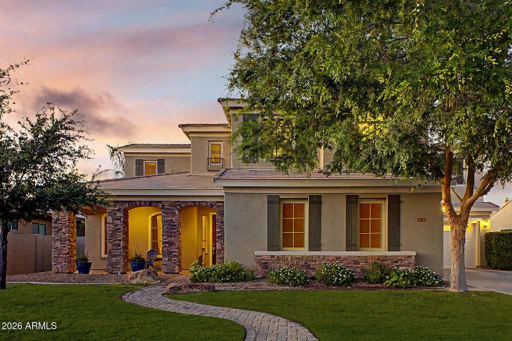 Photo of 1242 E Canary Drive, Gilbert, AZ 85297 (MLS # 7015652)
