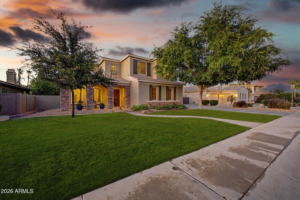 Photo of 1242 E Canary Drive, Gilbert, AZ 85297 (MLS # 7015652)