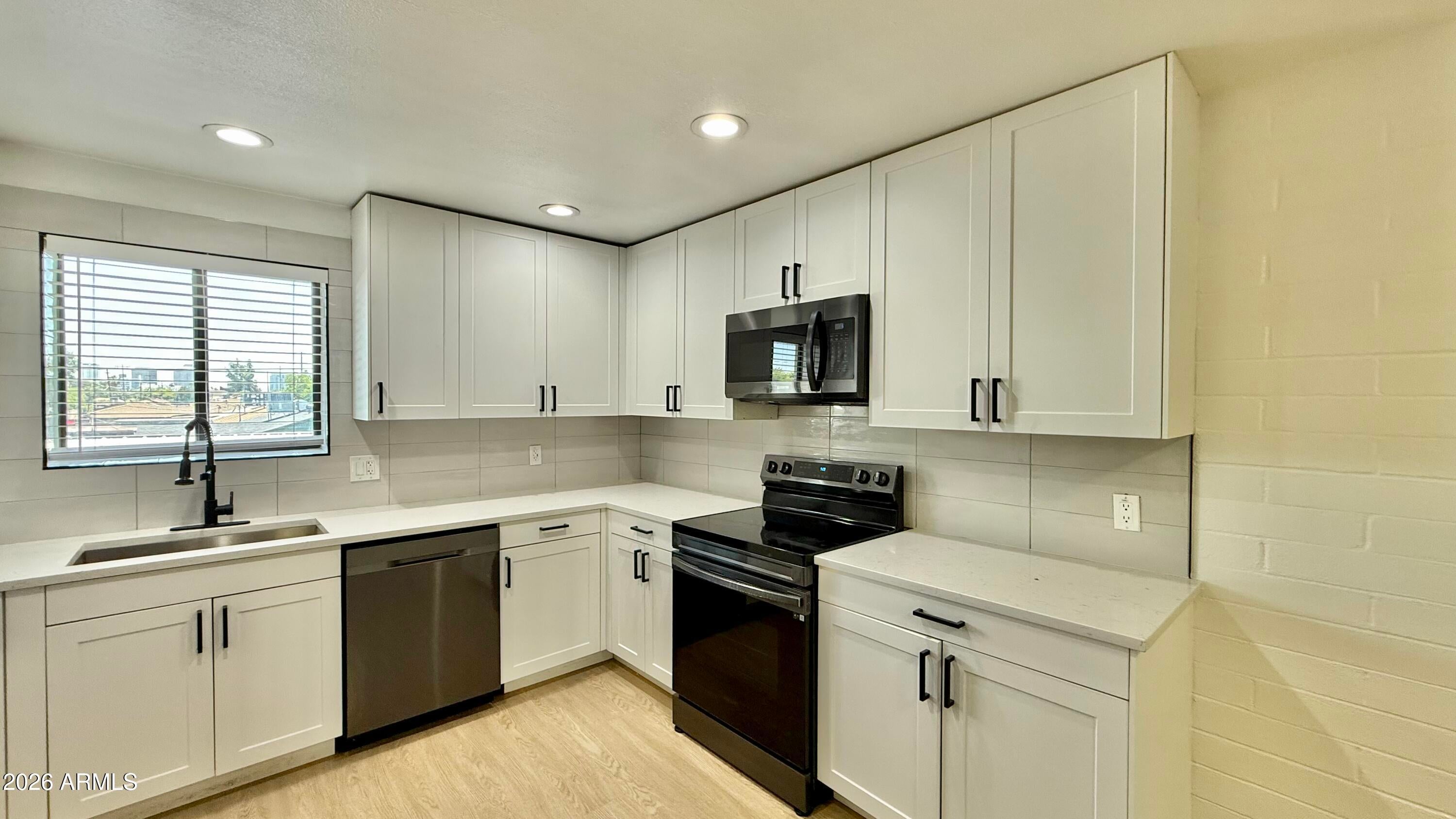 1840 W THOMAS Road 16