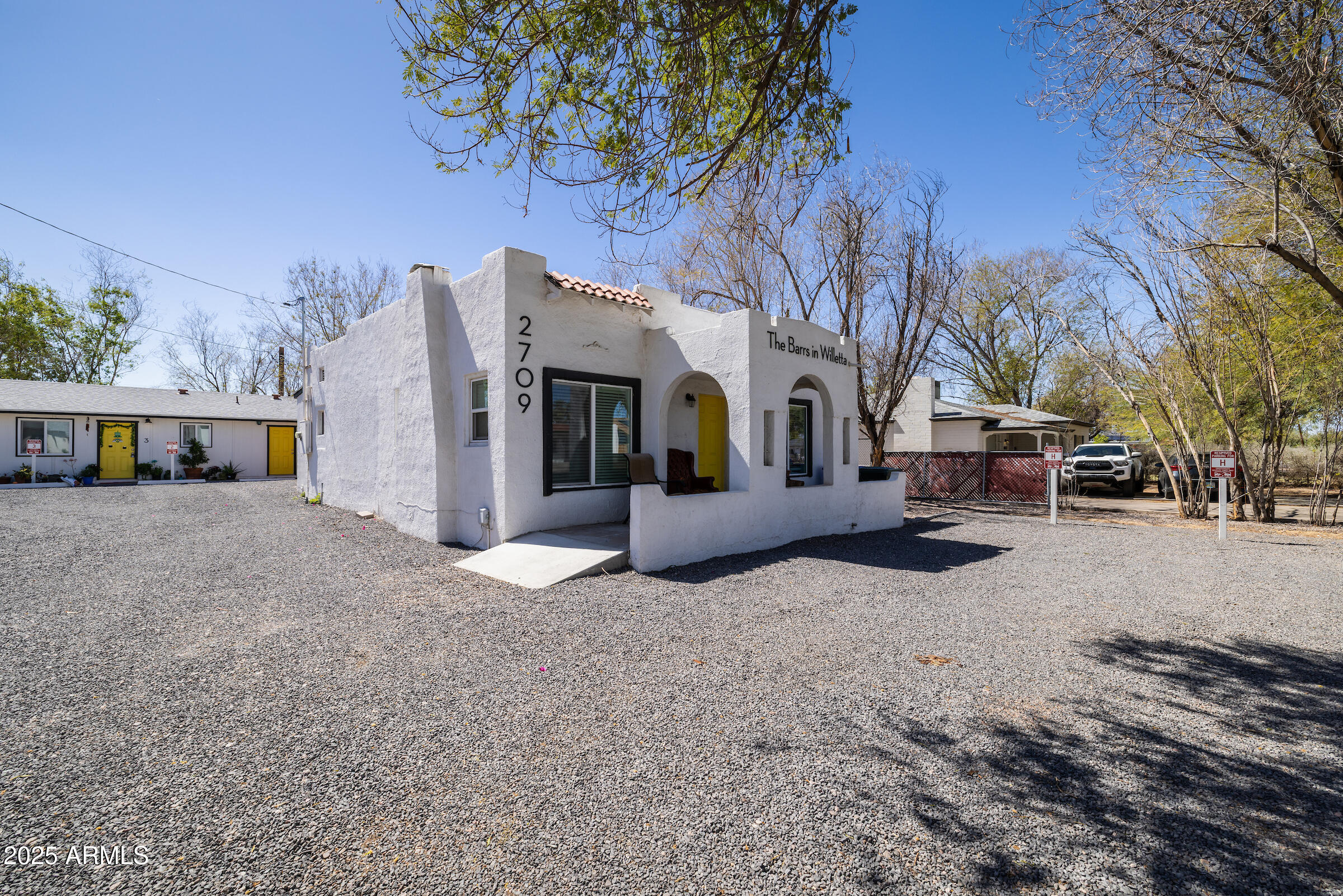 2709 E WILLETTA Street