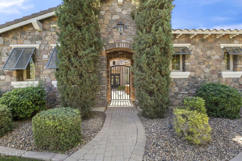 Photo of 3323 E Elmwood Place, Chandler, AZ 85249 (MLS # 7009201)