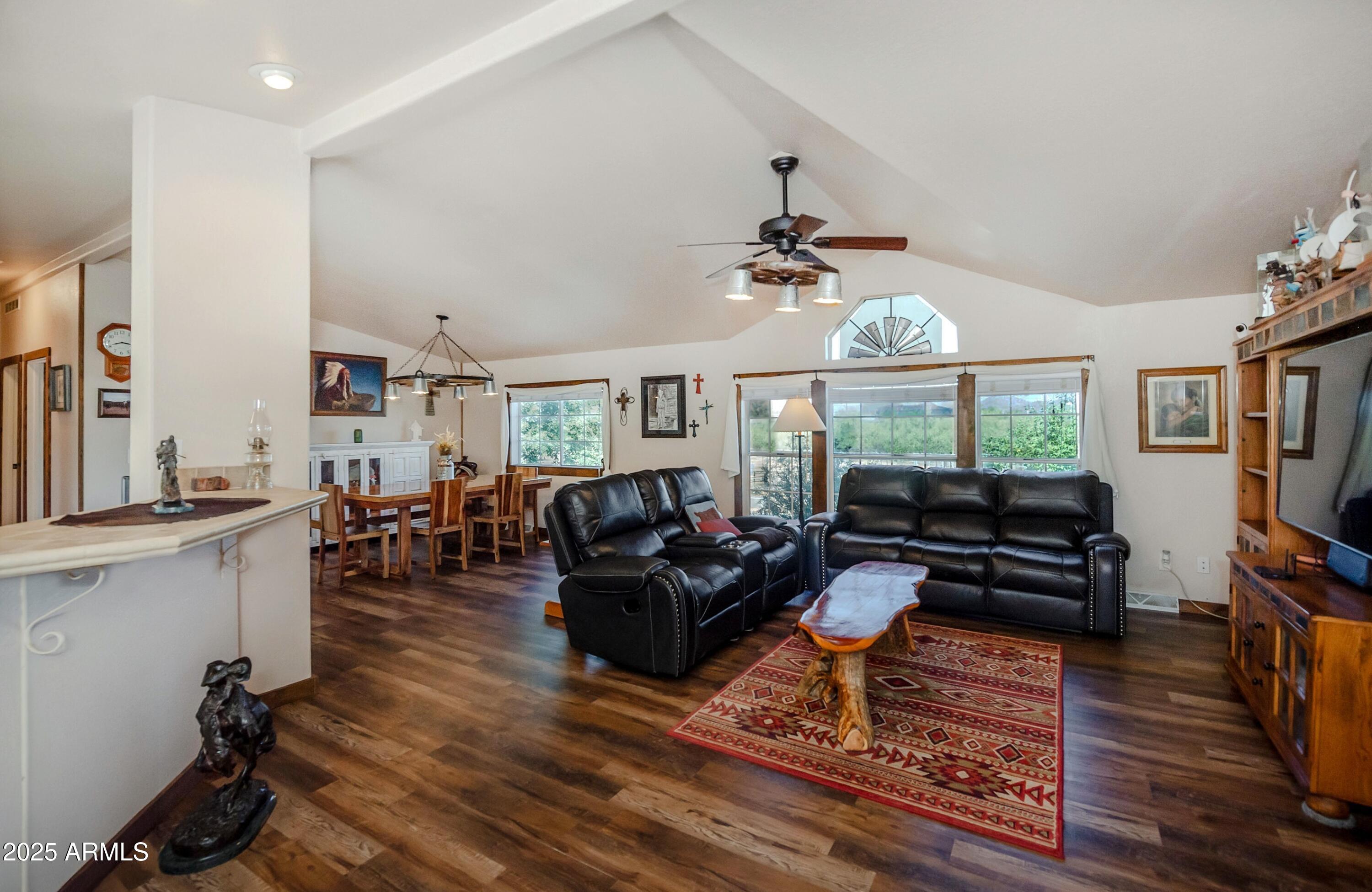 1218 E SENTINEL ROCK Road