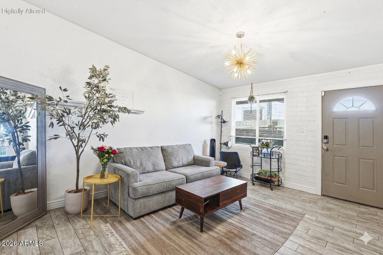 3817 N 9TH Place