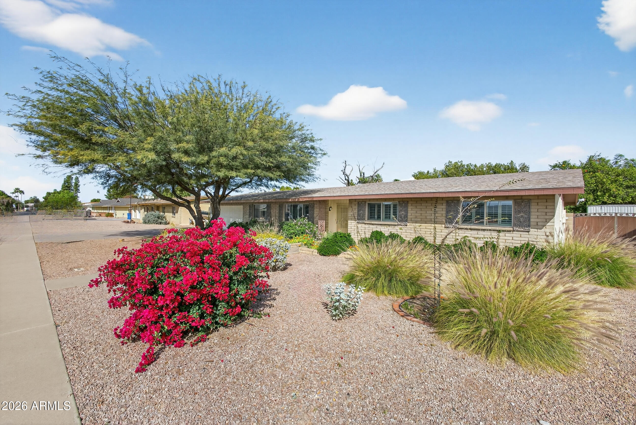 1650 E GRANDVIEW Street