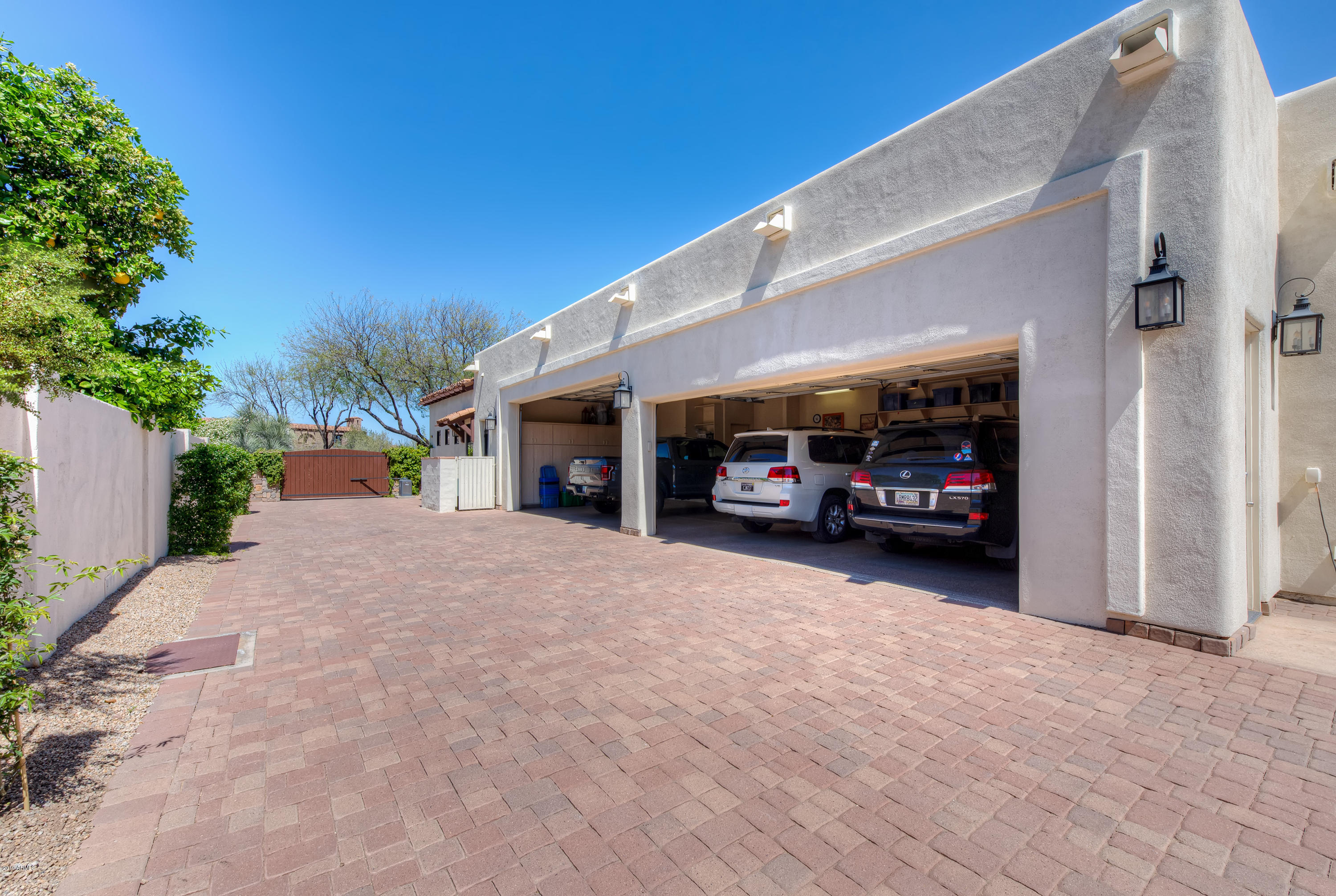 GROSSE POINTE HIGHLANDS - Residential