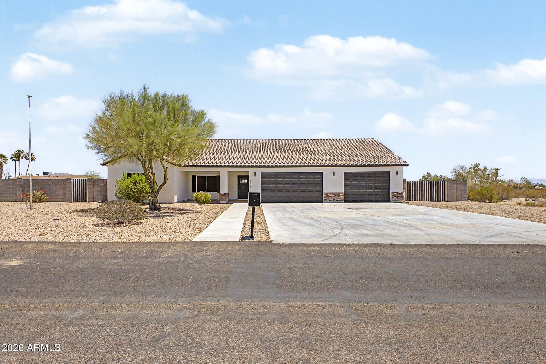 10845 N GERONIMO Drive