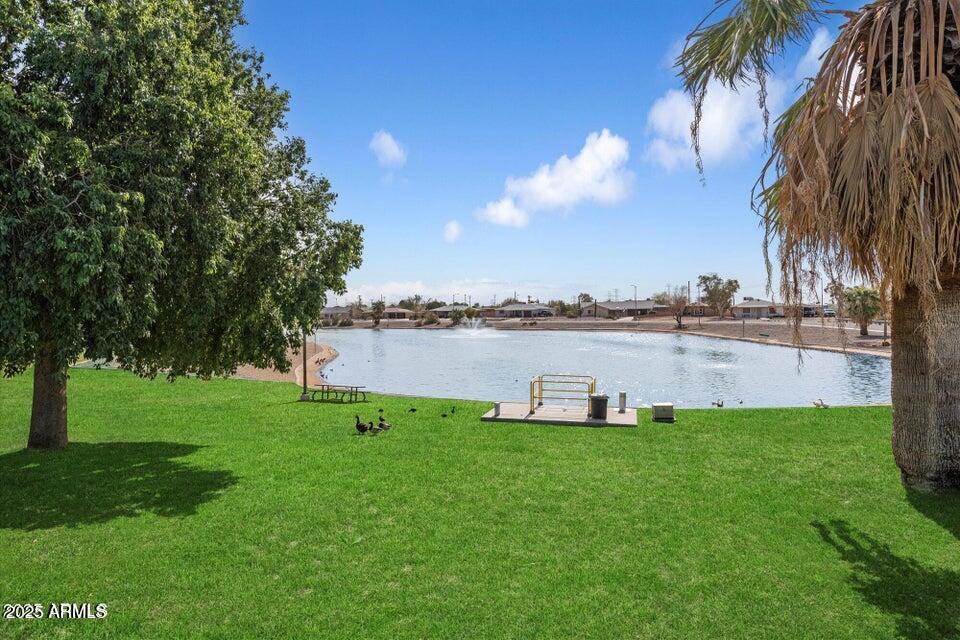 11421 W LAKESHORE Drive