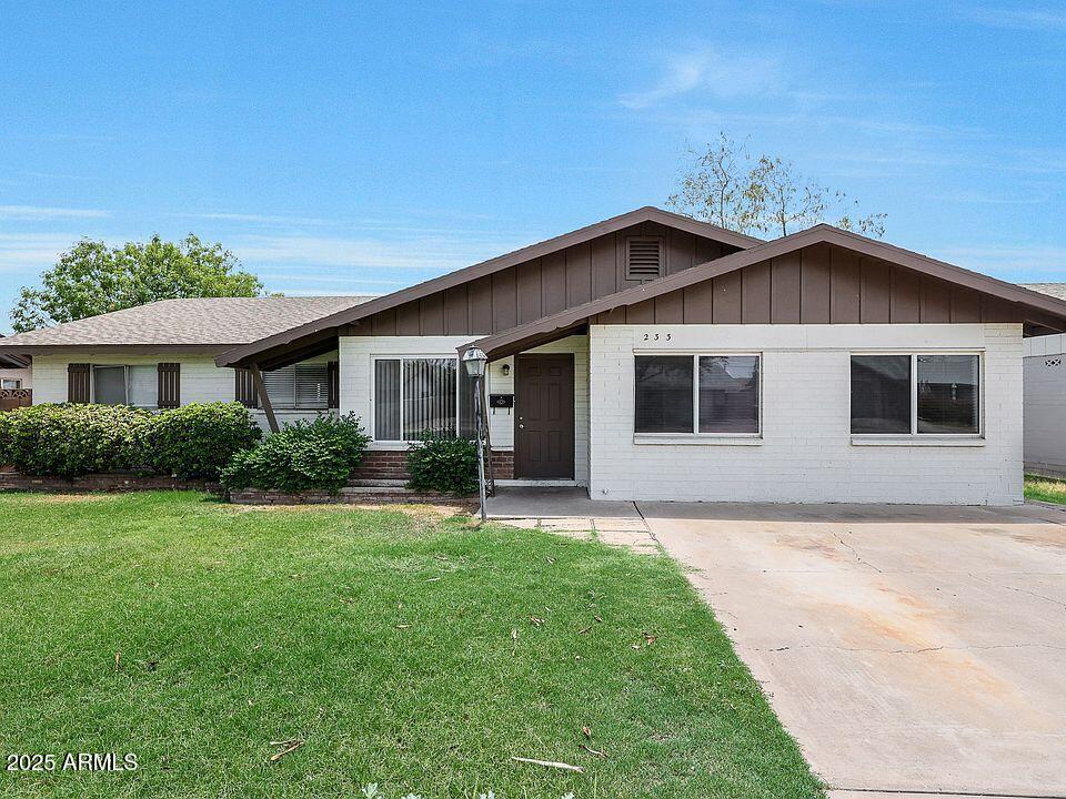 233 E CAIRO Drive