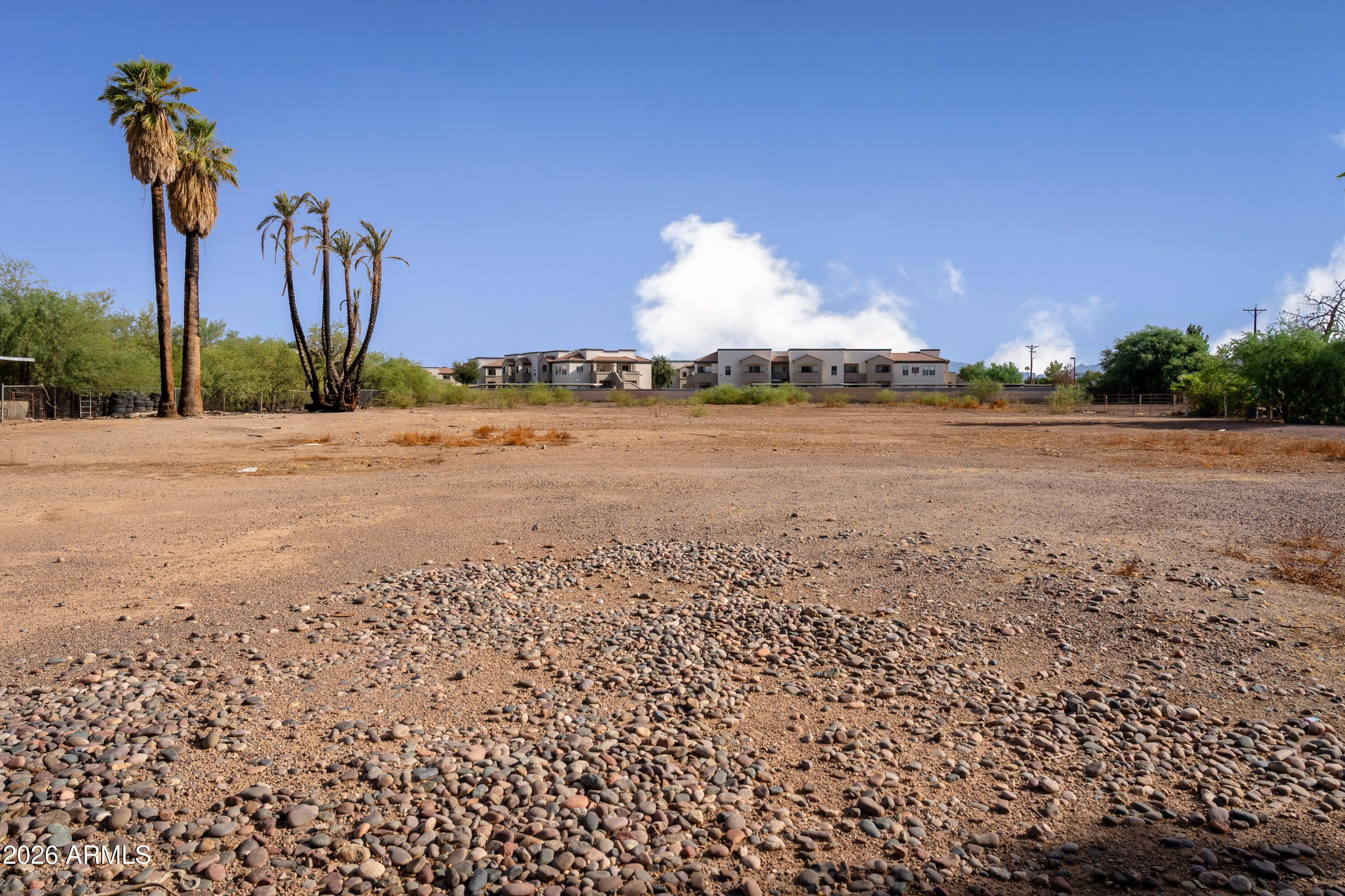 6837 W GLENDALE Avenue -