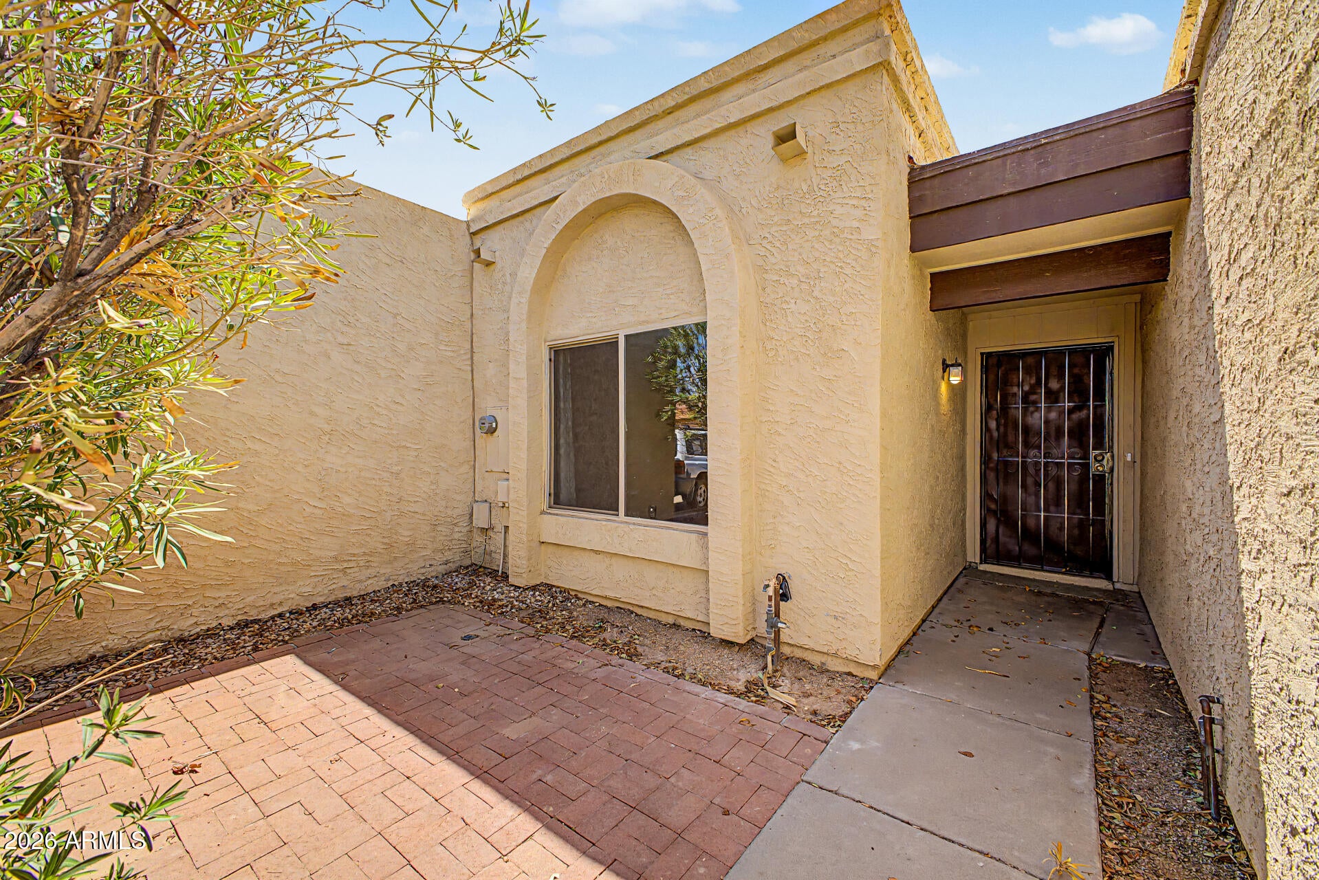 517 W DUKE Drive