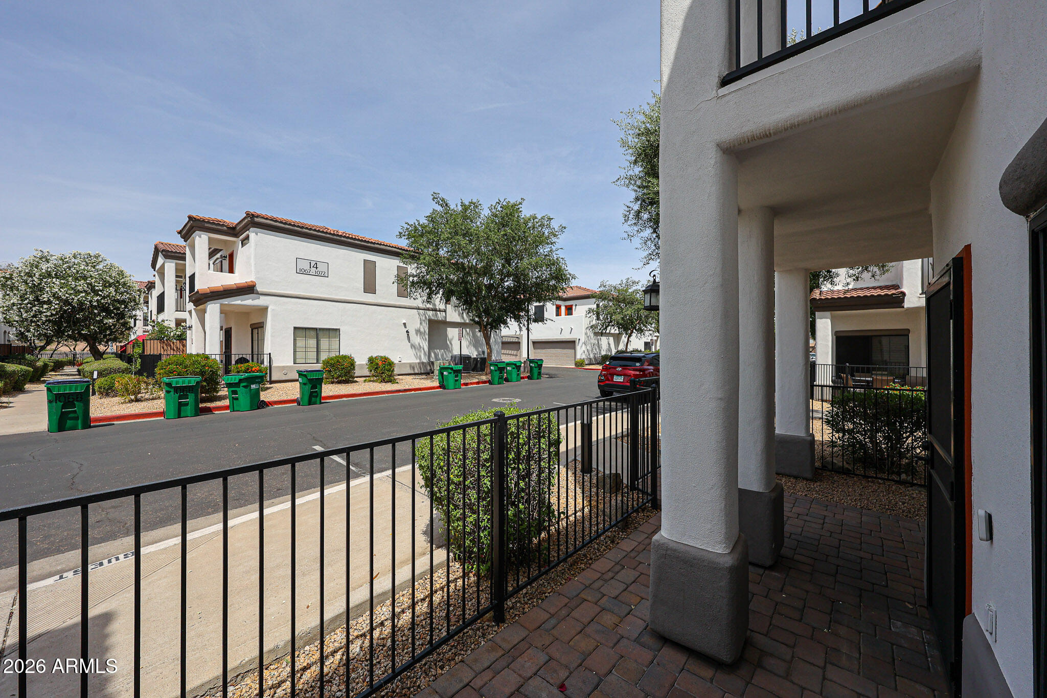 Los Paseos - Residential