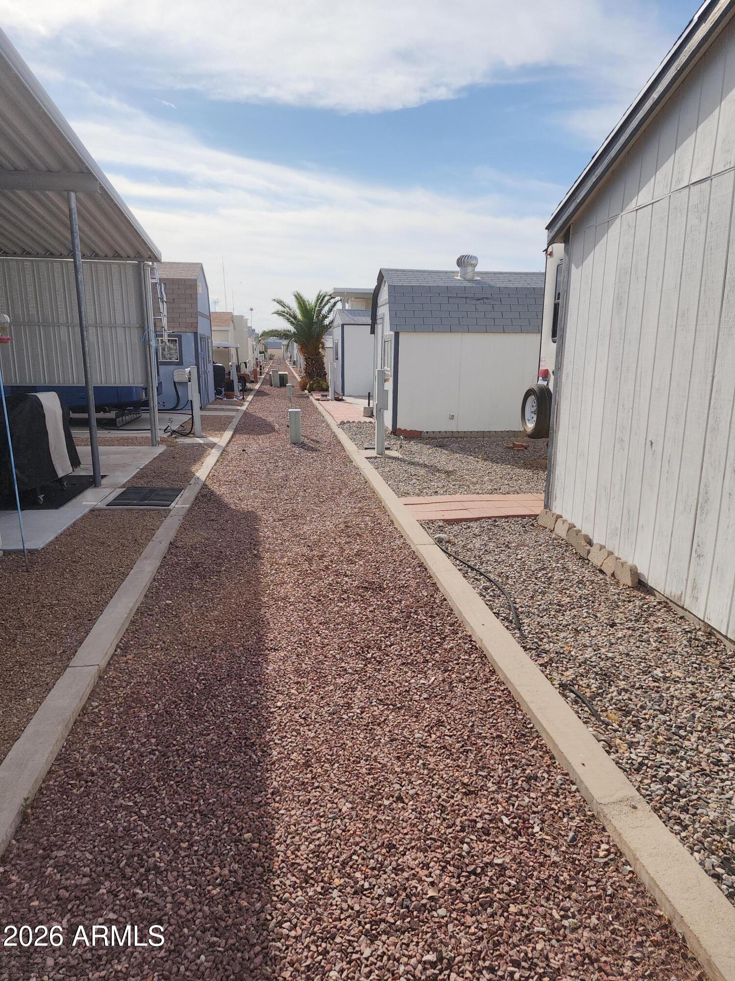 TIERRA DEL SOL RV RESORT - Land