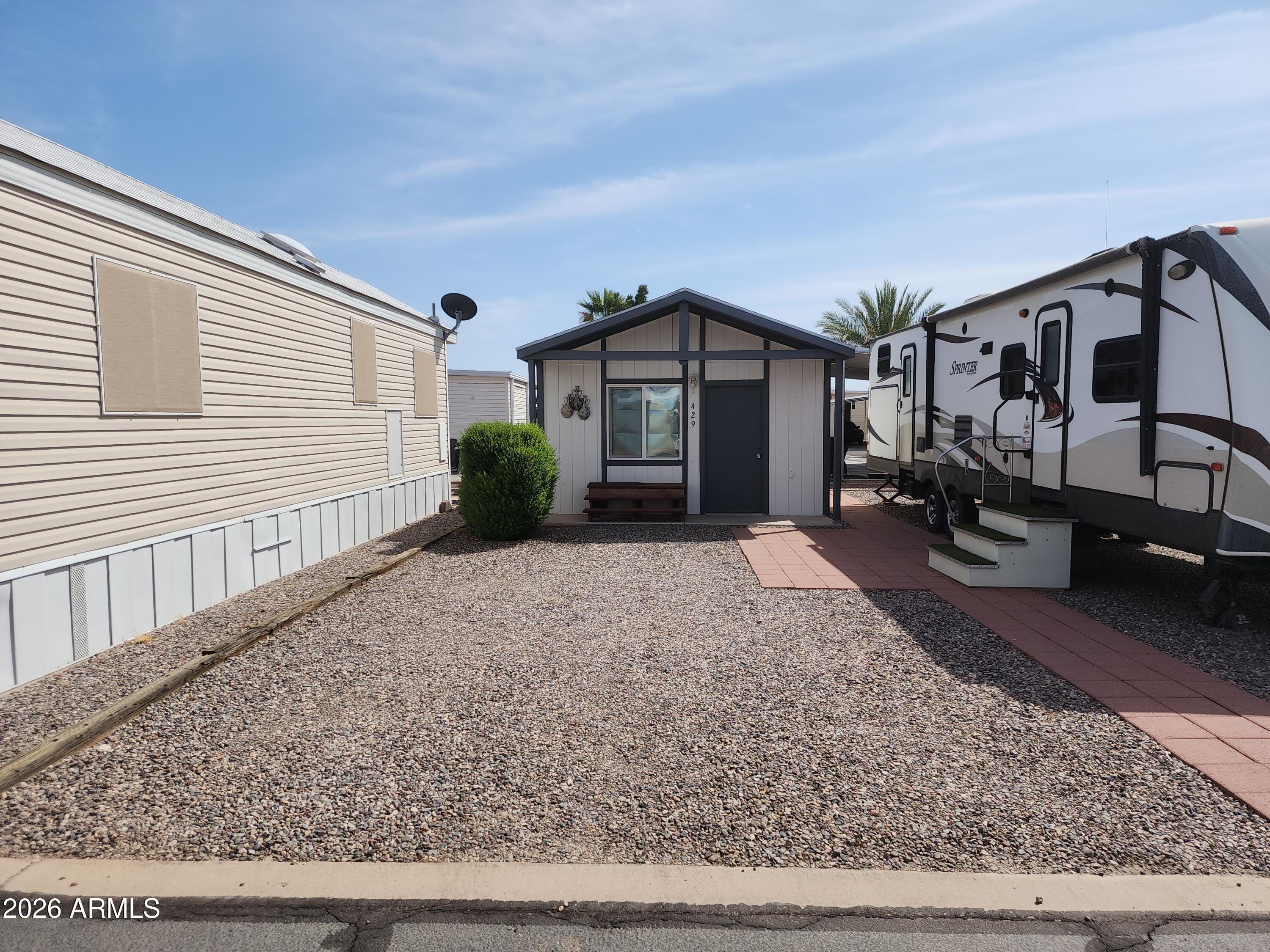 TIERRA DEL SOL RV RESORT - Land