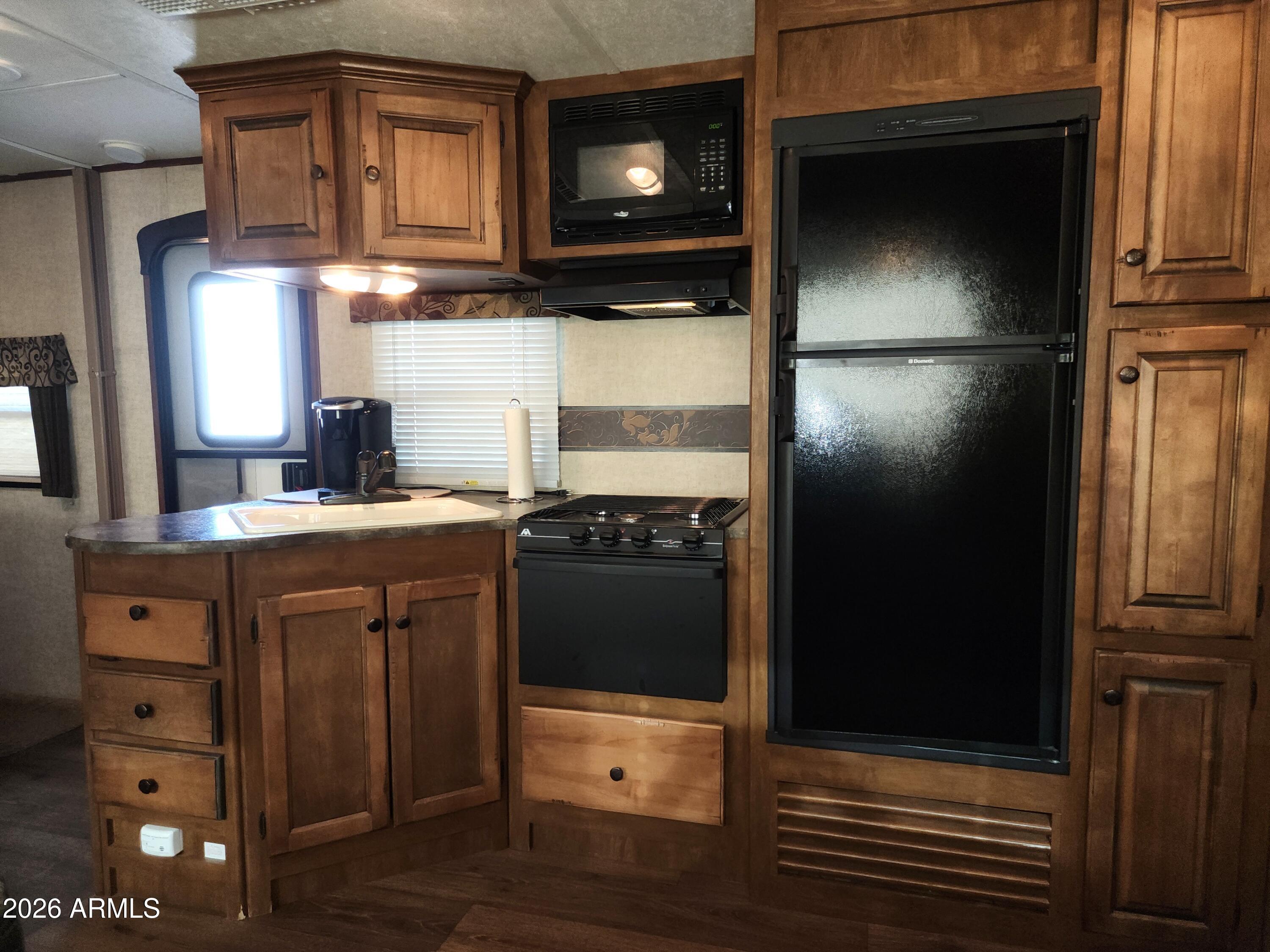 TIERRA DEL SOL RV RESORT - Land