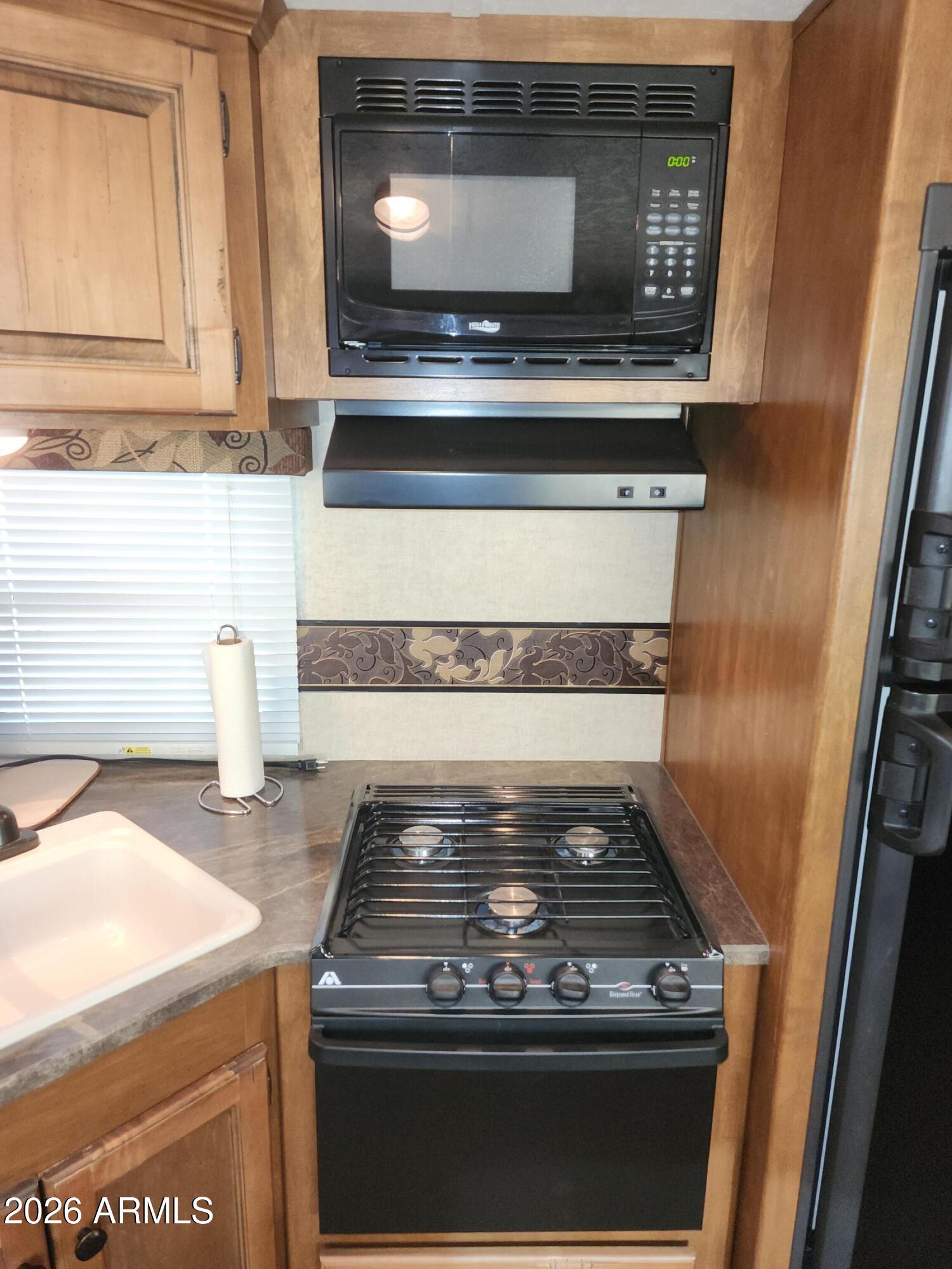 TIERRA DEL SOL RV RESORT - Land