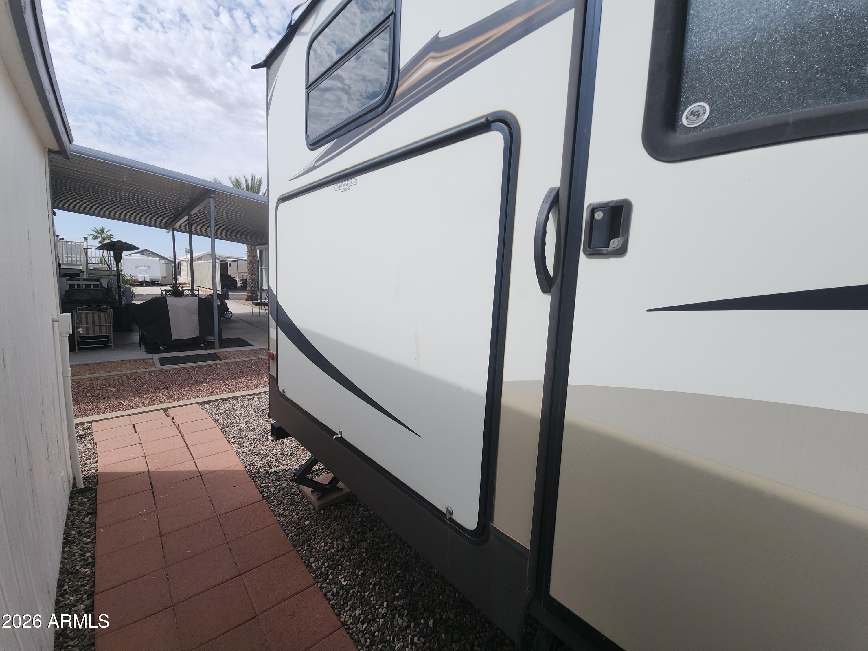 TIERRA DEL SOL RV RESORT - Land